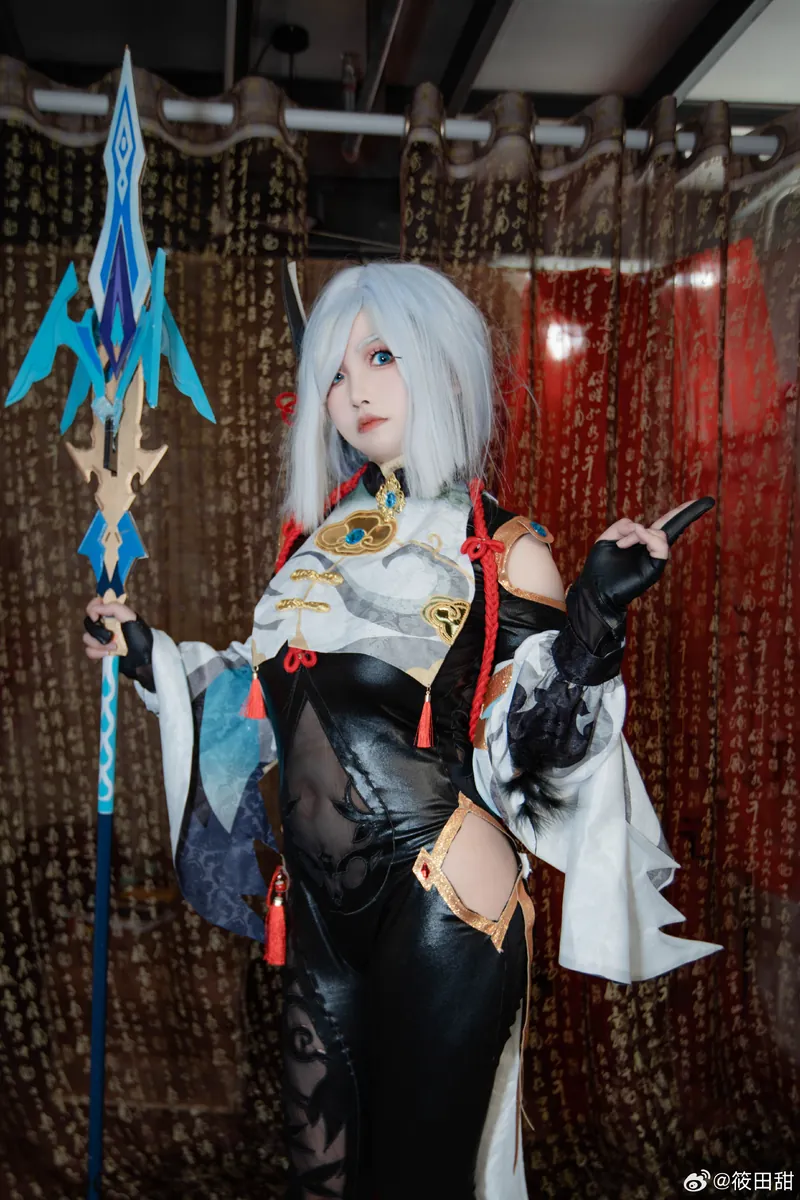 筱田甜 cosplay 高清图片