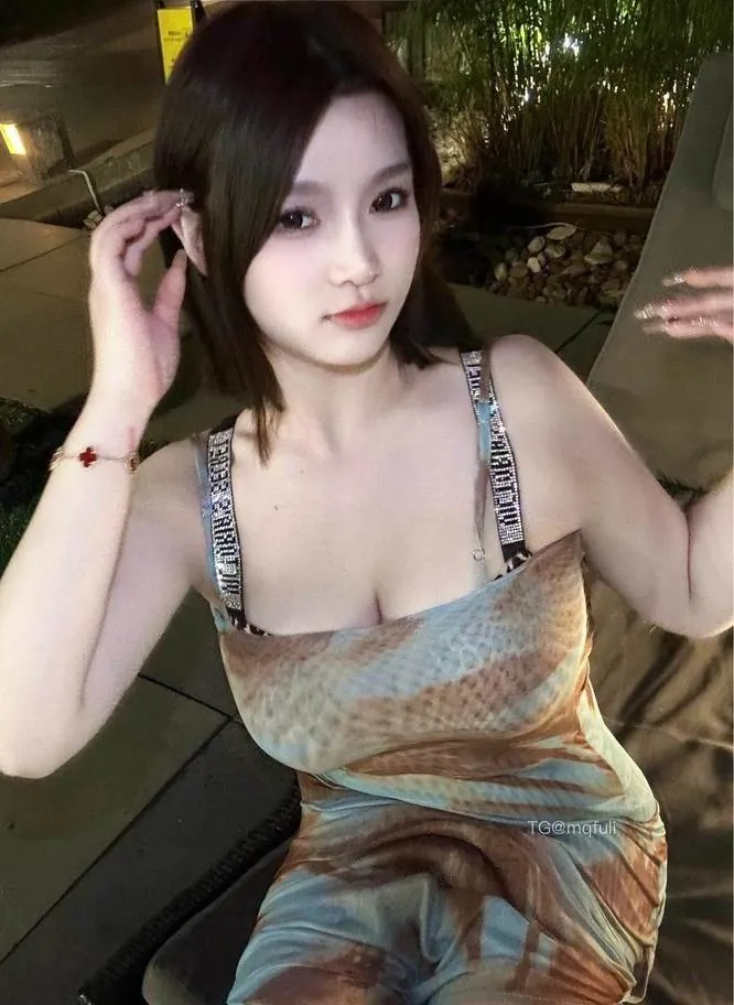 林露露写真图包持续更新