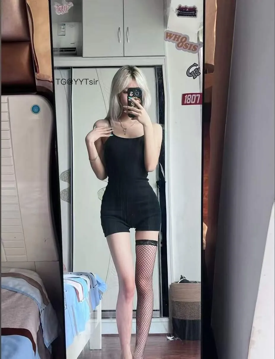 o泡果奶full模特写真下载